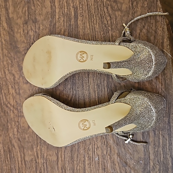 Michael Kors Sz 11M glitter gold round toe 3 in heel stiletto in original box - Picture 4 of 6